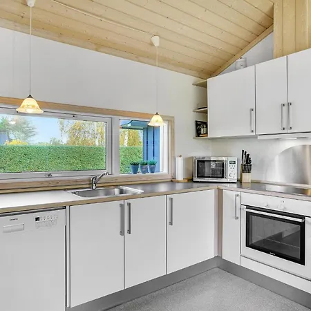 Cozy In Nakskov With Kitchen Holiday home Knubbelokke
