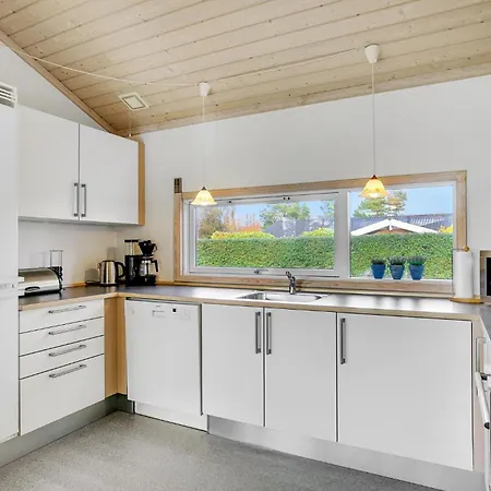Holiday home Cozy In Nakskov With Kitchen Knubbelokke