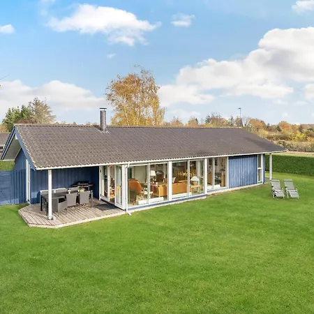 Cozy In Nakskov With Kitchen Holiday home Knubbelokke